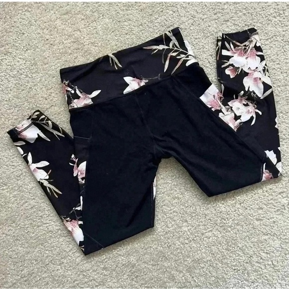 Athleta Magnolia Salutation Stash Pocket Tight Leggings - Picture 3 of 12